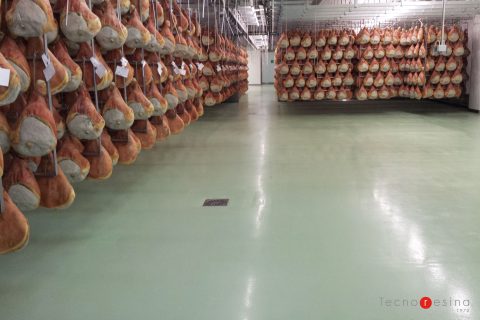 Pavimento in resina per l'azienda alimentare Fratelli Beretta